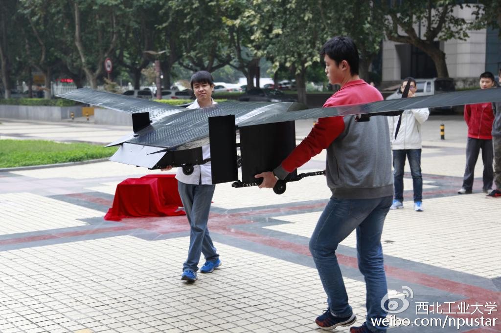 【圍觀】天空的信使 太陽(yáng)能WiFi無人機(jī)